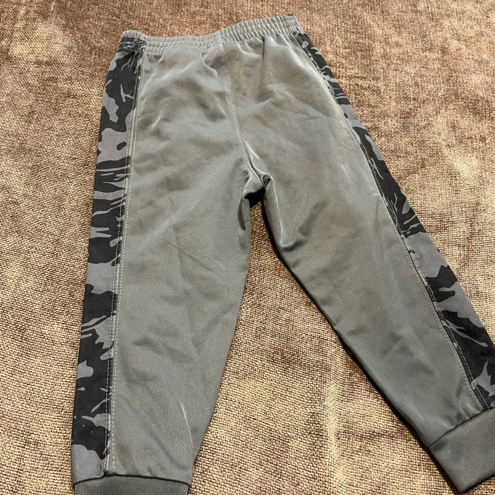 Nike Kids Gray Joggers with Black Camo Accents- Size 24 Months